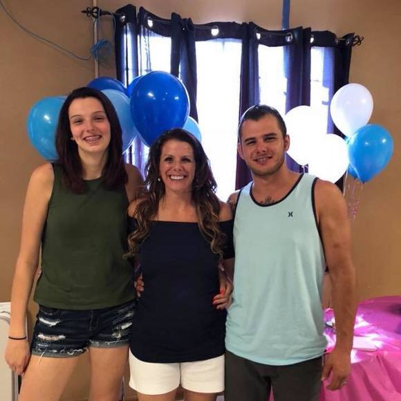 Meet your Posher, Beth - Picture 1 of 1